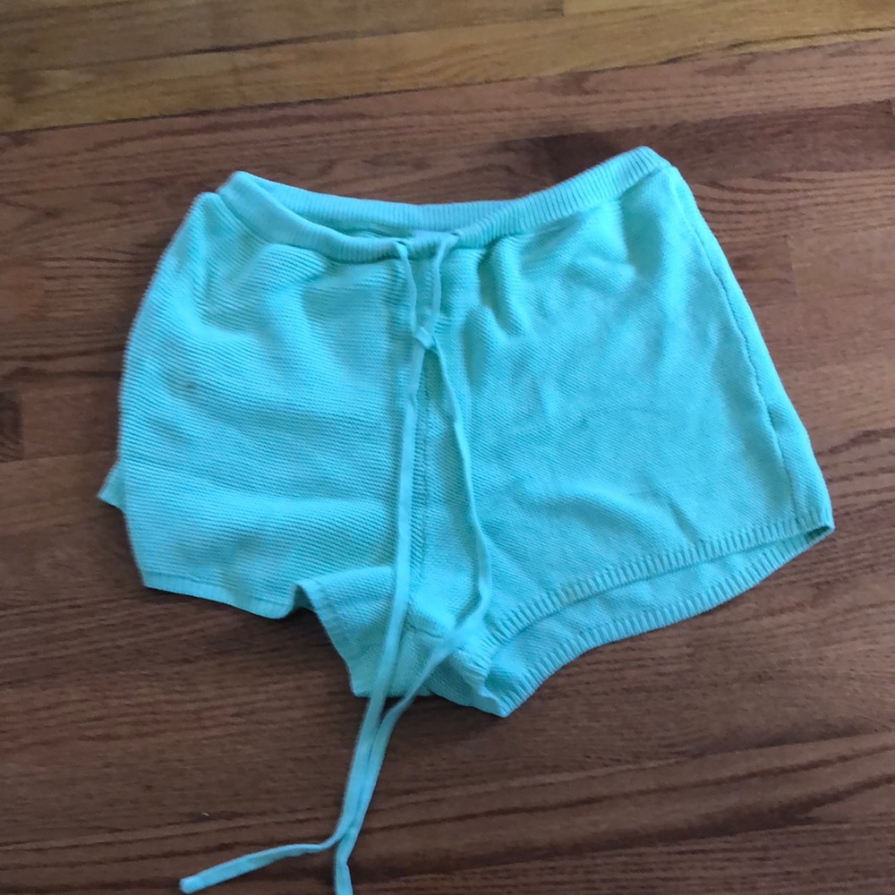 Sabo Skirt pastel green knitted shorts